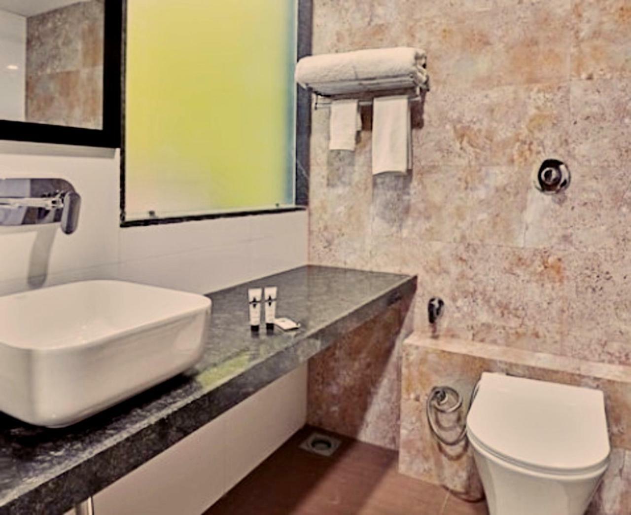 Genx Surat By 1589 Hotels Palsana  Extérieur photo